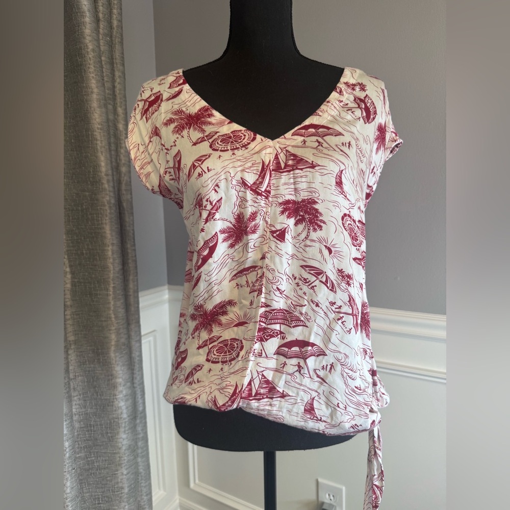 Elegant Red and White TINY Printed Blouse casual beach side tie pullover
